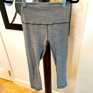 Lululemon Wunder Under Crop size 6